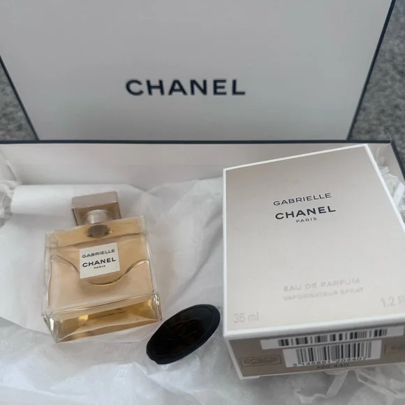 CHANEL Gabrielle Eau de Parfum in Gold and Clear Bottle - Picture 3 of 4